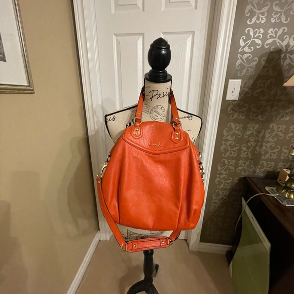 Women Coach bag , nice colour in very good condition - Picture 5 of 5